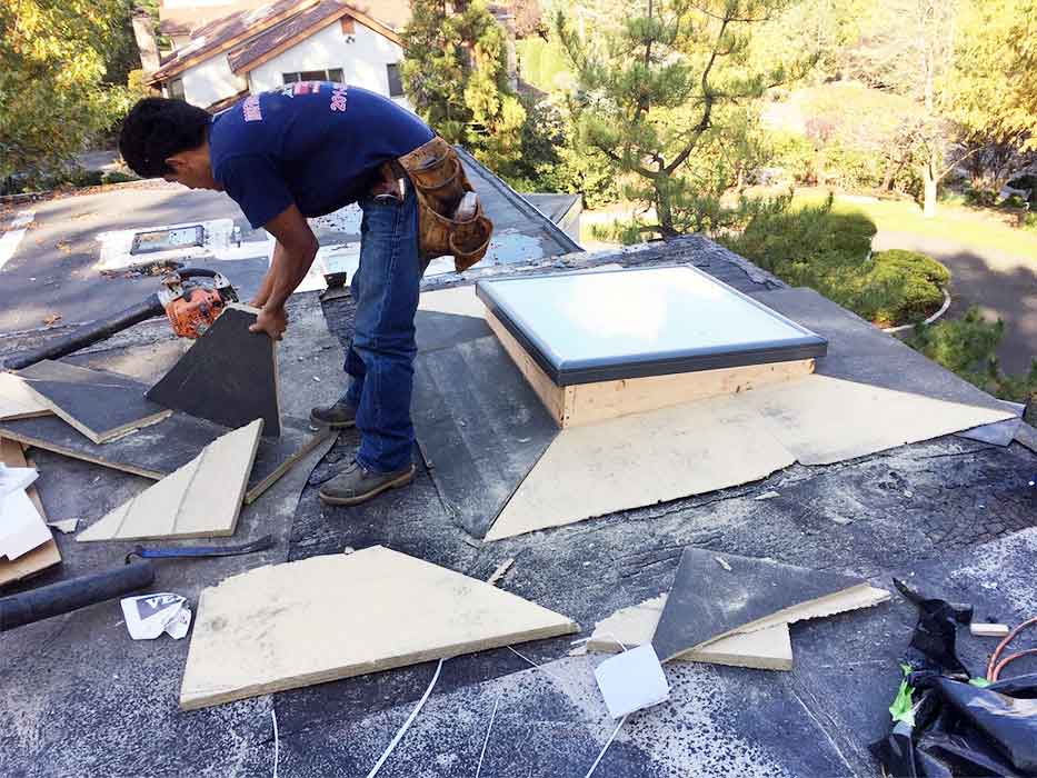 EPDM Flat Roofing Skylight Installation – Residential & Commercial in Palisades Park, NJ